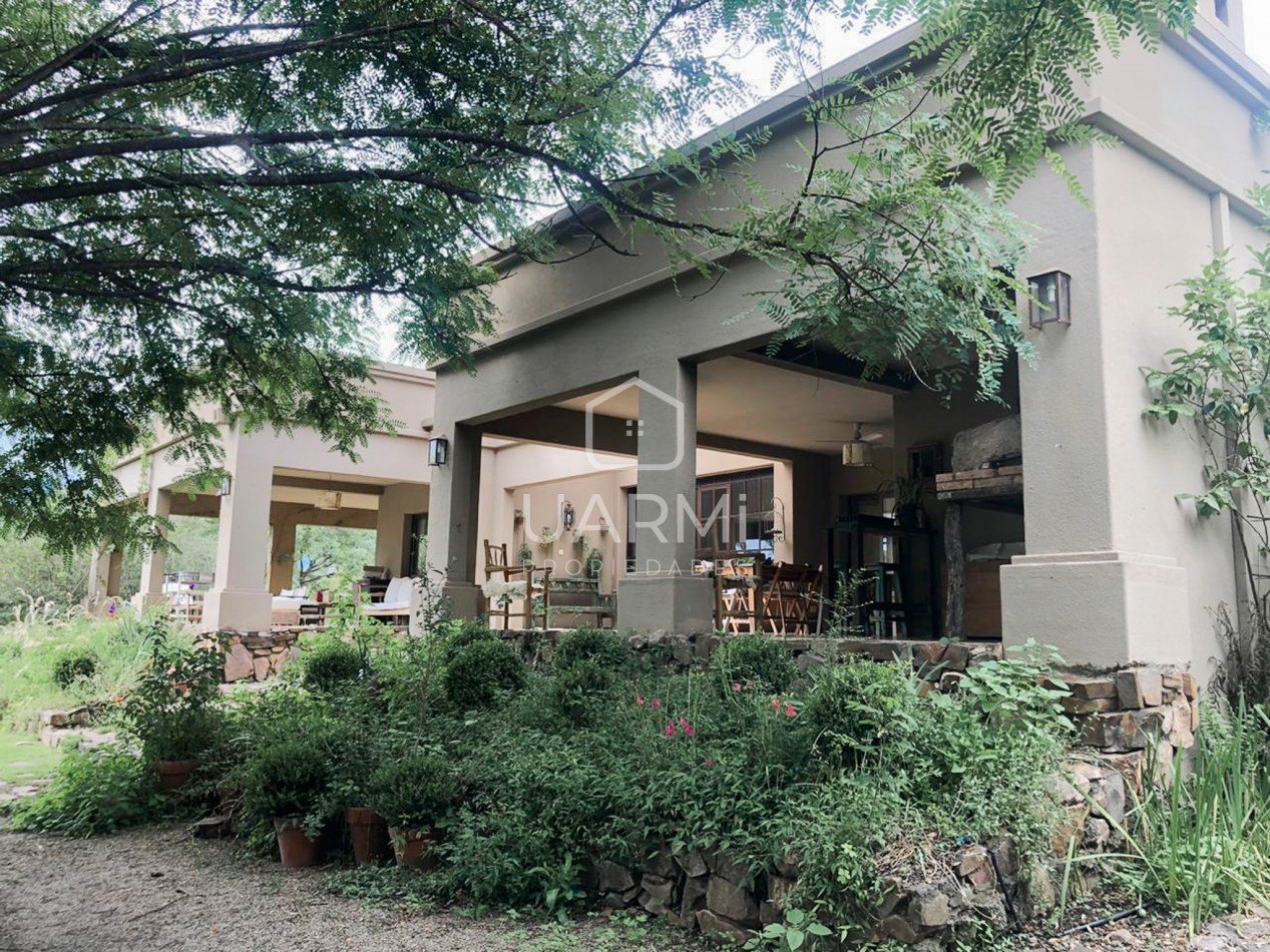 CASA EN VENTA EN EL TIPAL