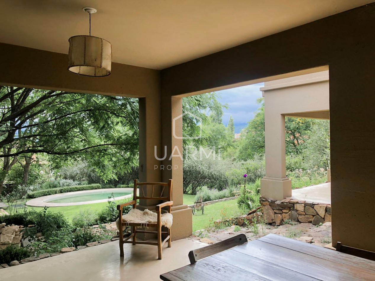 CASA EN VENTA EN EL TIPAL