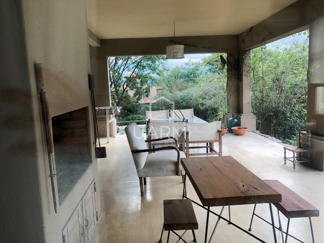 CASA EN VENTA EN EL TIPAL