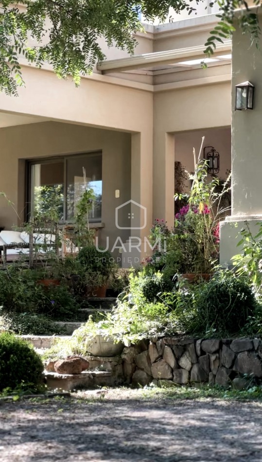 CASA EN VENTA EN EL TIPAL