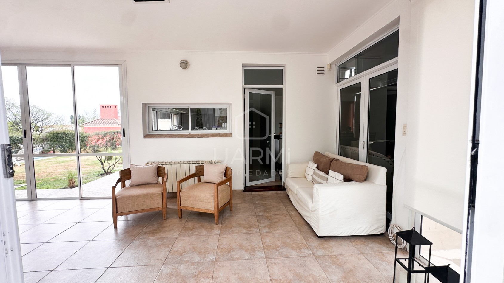 CASA MODERNA EN VENTA EN EL TIPAL