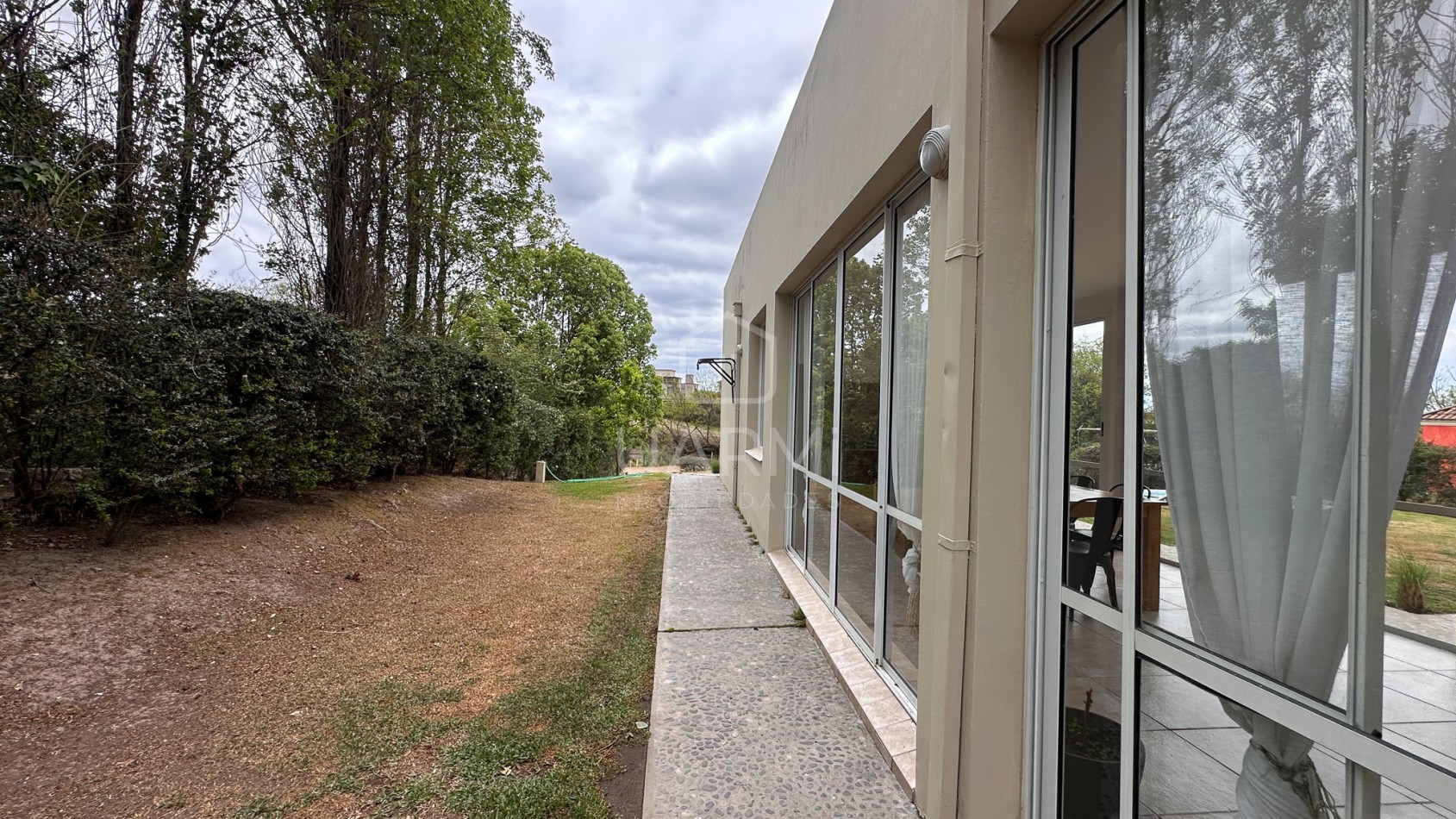 CASA MODERNA EN VENTA EN EL TIPAL