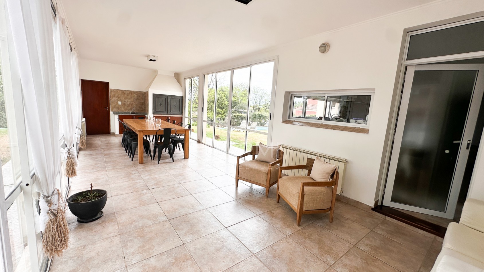 CASA MODERNA EN VENTA EN EL TIPAL