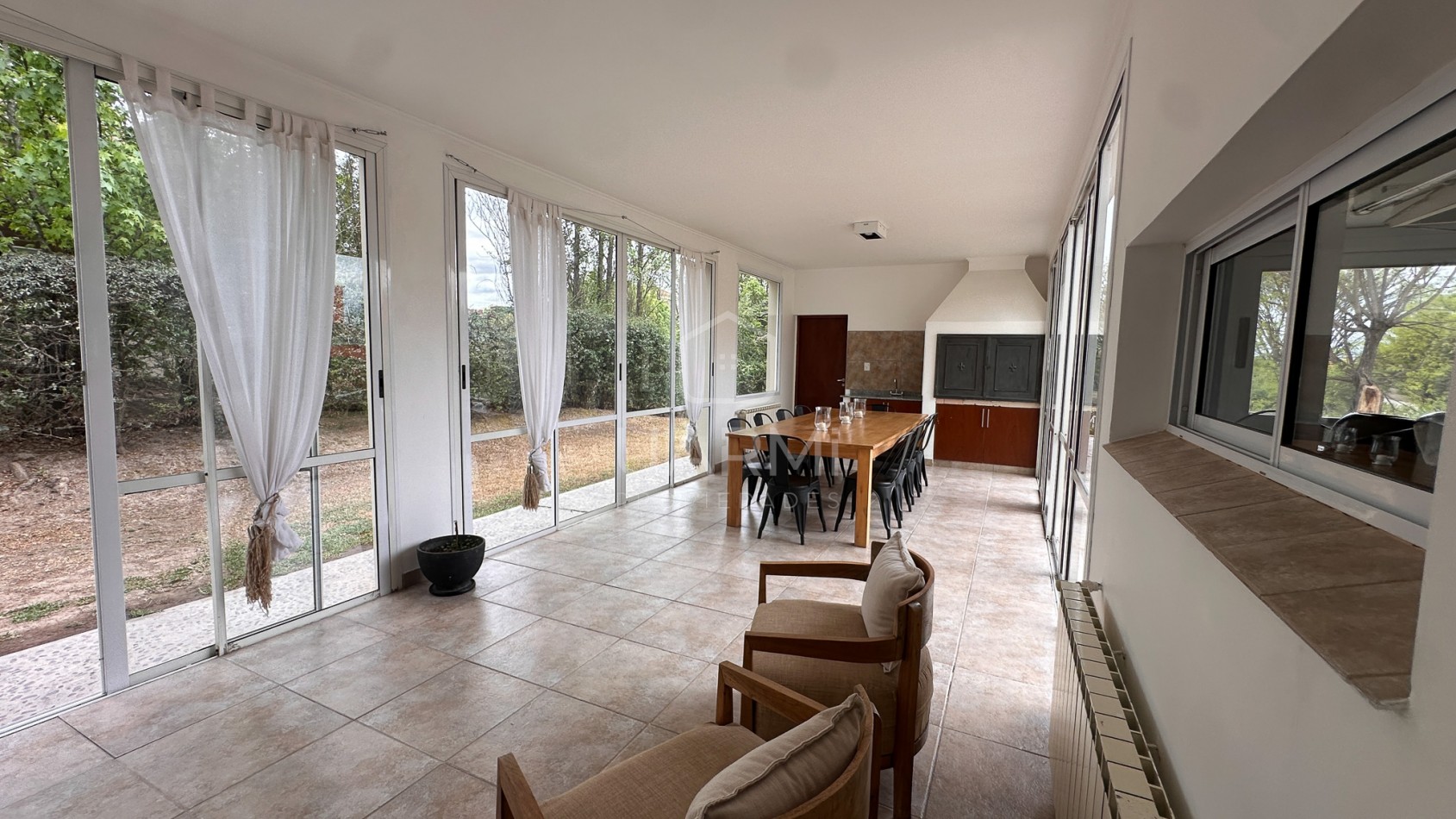 CASA MODERNA EN VENTA EN EL TIPAL