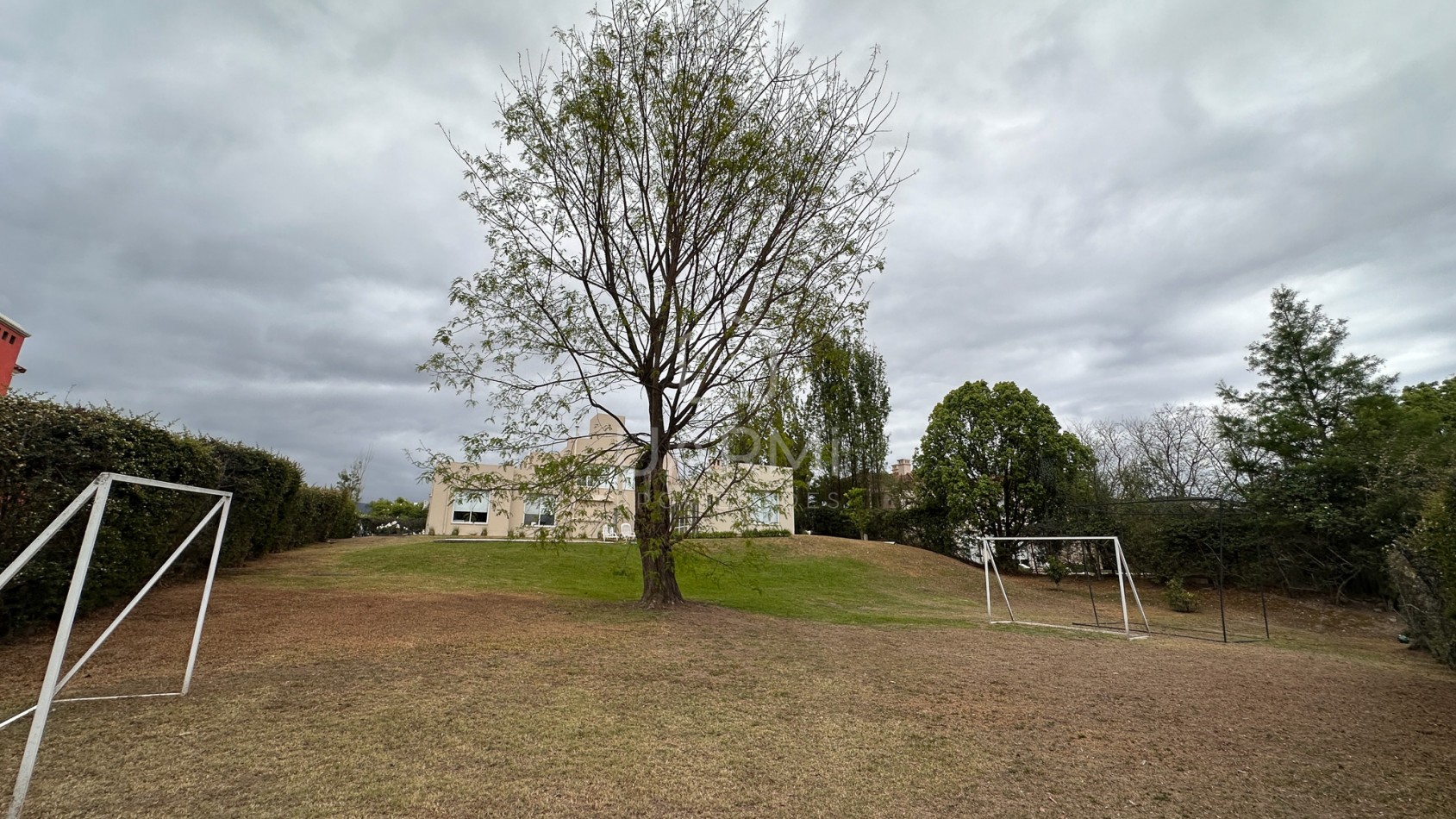 CASA MODERNA EN VENTA EN EL TIPAL