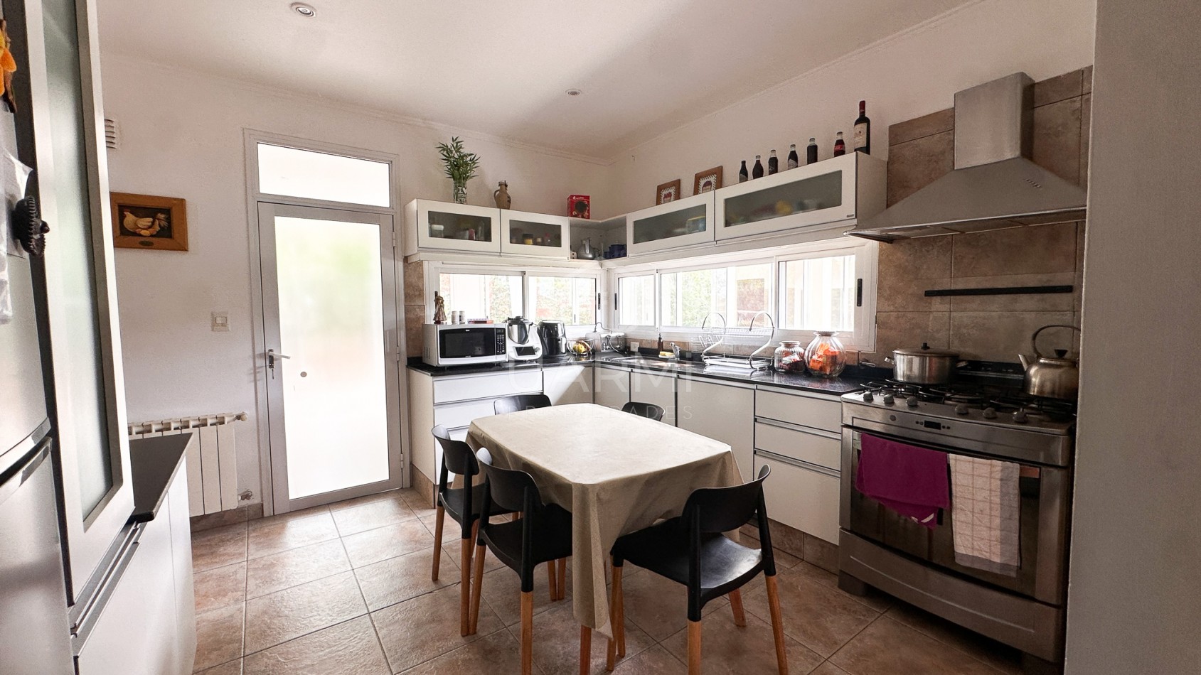 CASA MODERNA EN VENTA EN EL TIPAL