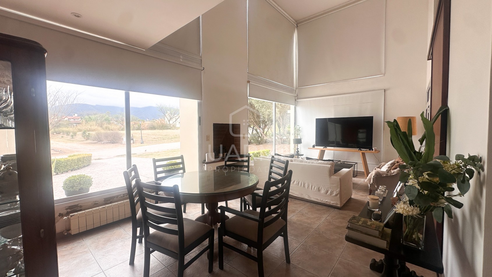 CASA MODERNA EN VENTA EN EL TIPAL