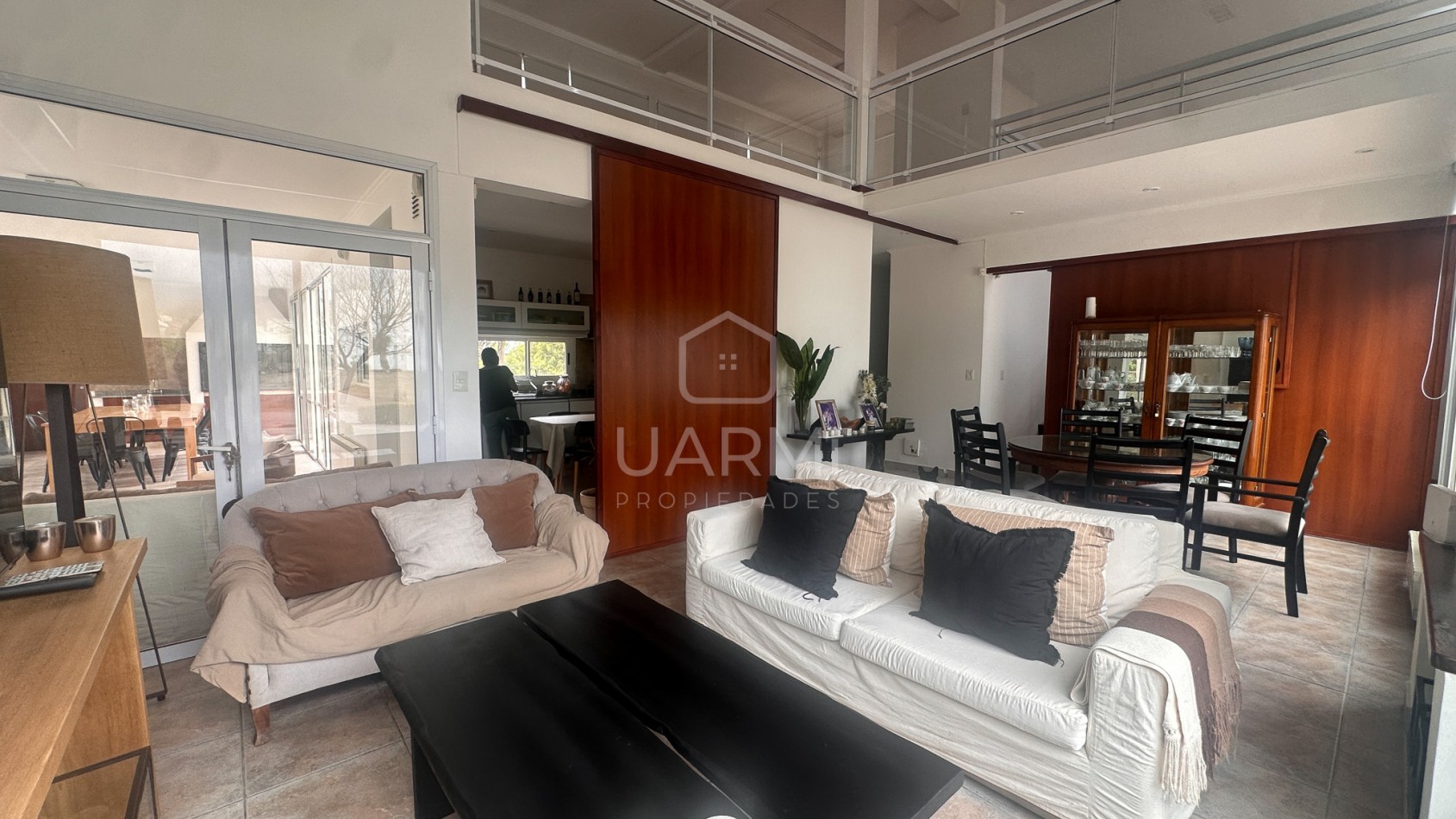 CASA MODERNA EN VENTA EN EL TIPAL