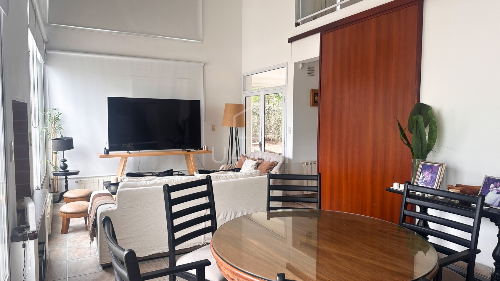 CASA MODERNA EN VENTA EN EL TIPAL