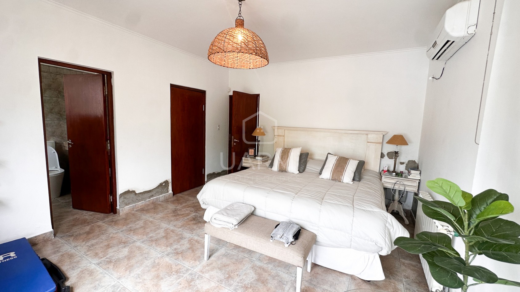 CASA MODERNA EN VENTA EN EL TIPAL